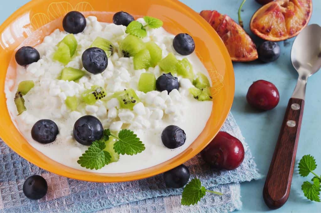 bowl of cottage cheese and fruit