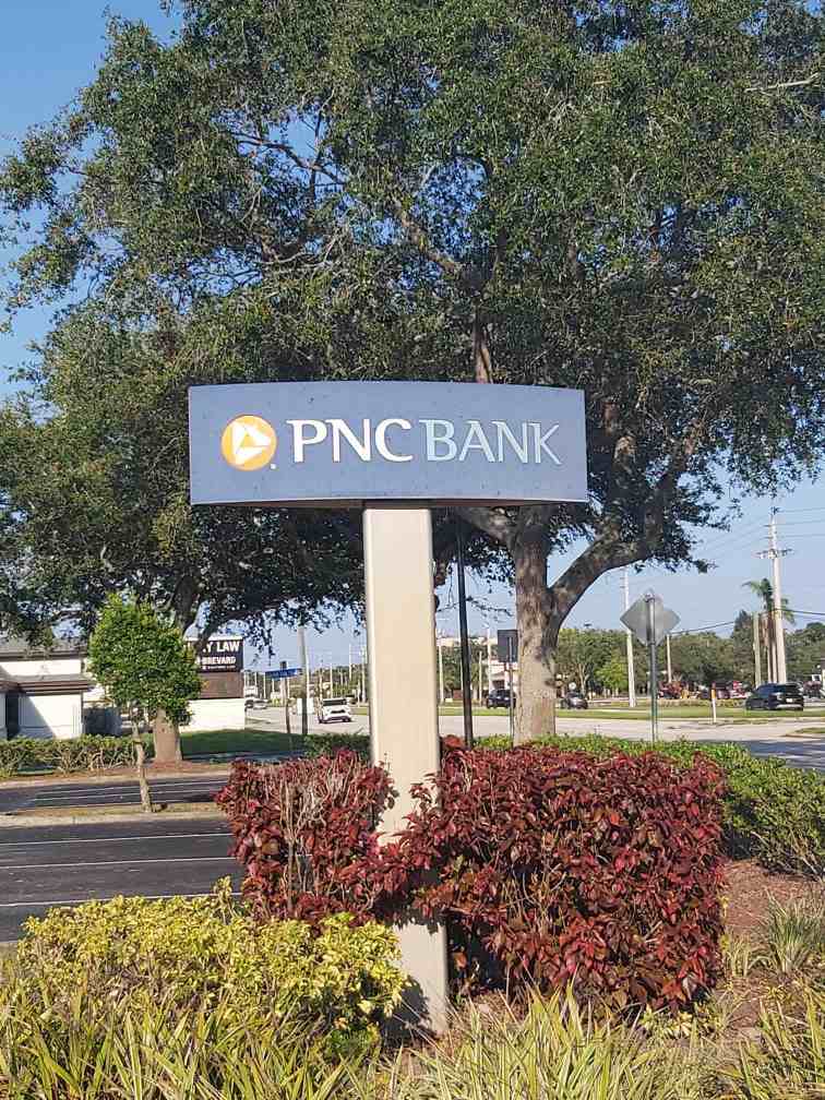 Exterior PNC Bank pillar sign