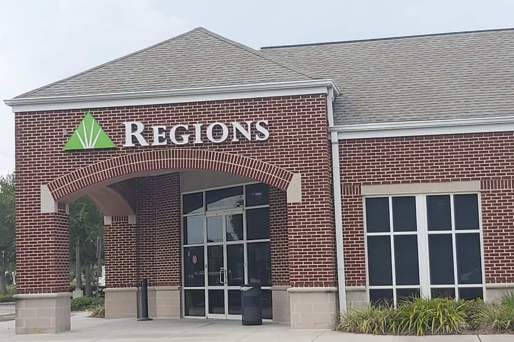 regions bank exterior